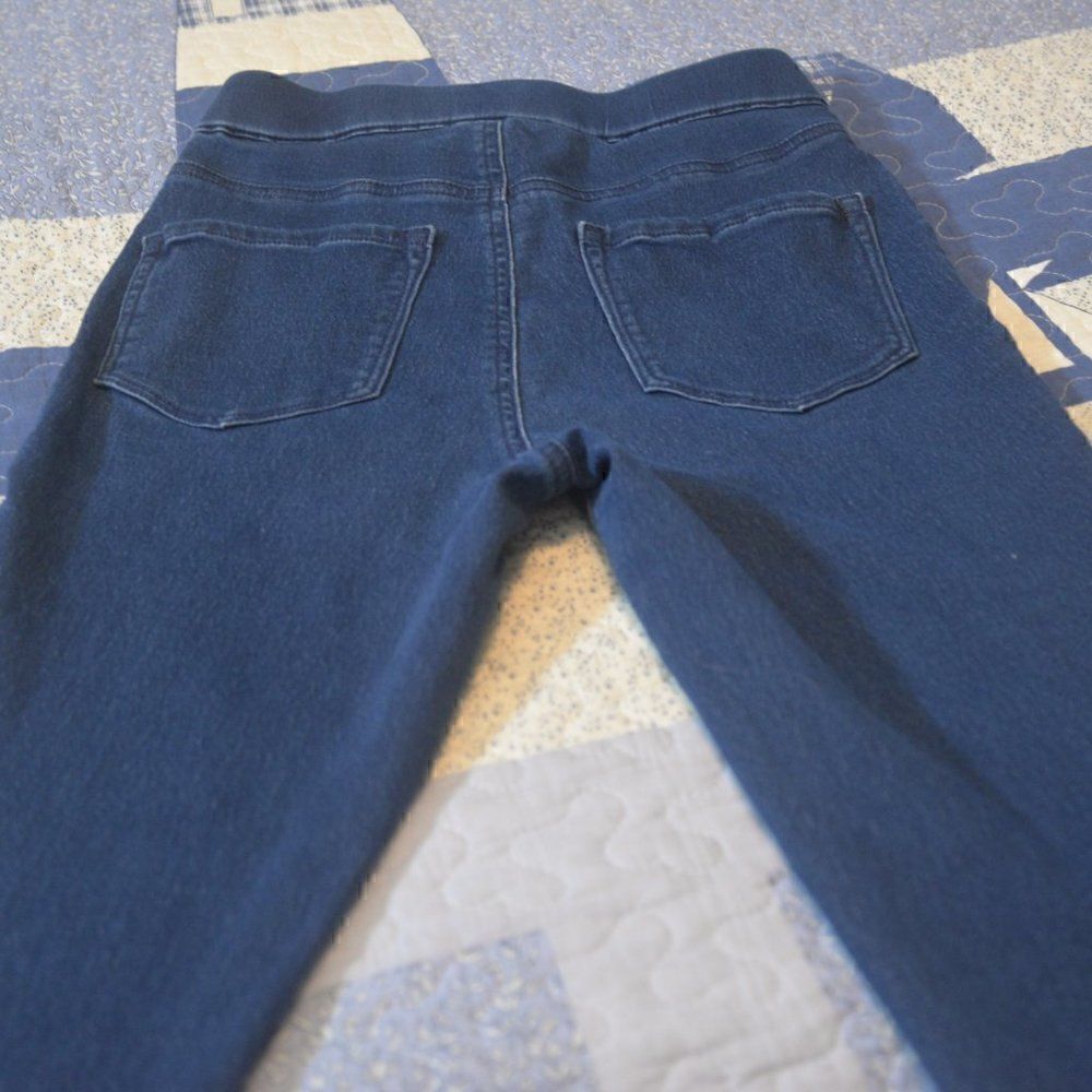 2/$10 Isaac Mizrahi Size 2 Pull-on Jeans MUST BUNDLE FOR THIS PRICE - Picture 2 of 7